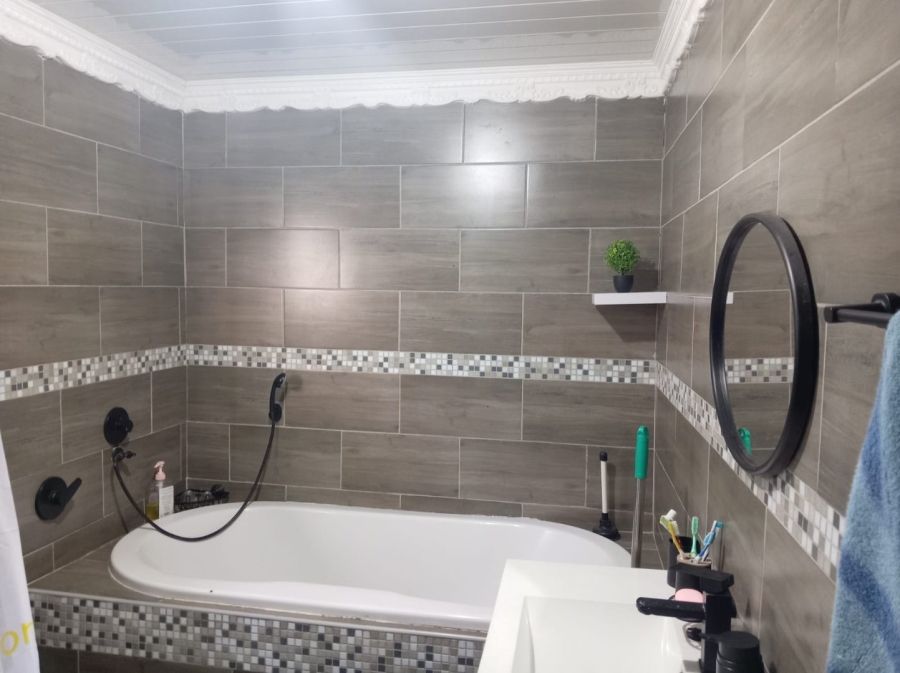 3 Bedroom Property for Sale in Leiden Western Cape